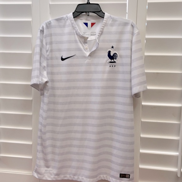 🎉🎉PRICE DROP🎉🎉NIKE MEN’s DRI-Fit sport shirt - Picture 4 of 7